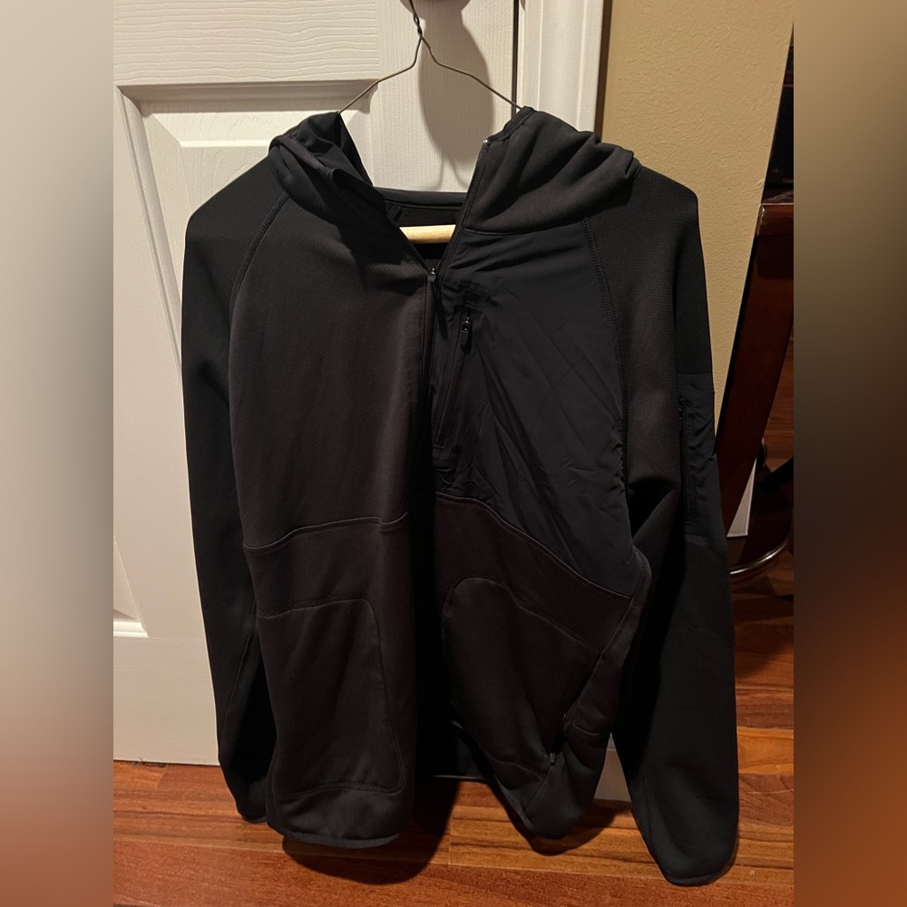Ten Thousand Men’s Tactical Hoodie size LG in black
